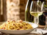 Artikel: So wählen Sie den perfekten Wein zur Carbonara aus: Praktische Tipps und Empfehlungen von Sommeliers