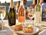 Artikel: Französische Weine, die man zum Aperitif probieren sollte: Weine, die schon beim ersten Schluck überzeugen
