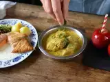 Artikel: Tagesmenü, 7. Oktober: feiner Fisch, goldenes Lammcurry und rote Liebesäpfel