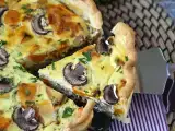 Artikel: Quiche mit Hokkaido-Kürbis und Pilzen: ein einfaches, zartschmelzendes Herbstrezept