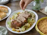 Artikel: Tagesmenü vom 17. Oktober: Schinkenkuchen, Fenchel-Schweinsbraten und knuspriger Apfel-Birnen-Crumble