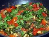Rezept Würzig gebratene okraschoten mit tomaten und ingwer