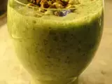 Rezept Grünes monster: sättigender frühstücks-drink mit zimt und honig
