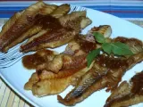 Rezept Frittierte fischfilets mit scharfer tamarindsoße (plaa sam rut)