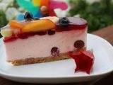 Rezept Joghurt-kirsch-mousse - torte mit frischen früchten