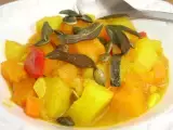 Rezept Vegetarisch: kürbis-kartoffeltopf mit kürbiskernen und frittierten salbeiblättern