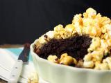 Rezept Heute esse ich, was mama mir früher immer verboten hat: cola-kuchen mit karamell-popcorn