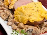 Rezept Wildschweinrücken mit polentakruste auf maronen-pilz-gemüse, dazu knoblauch-cremepolenta