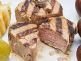 Rezept In apfel gegrilltem geräuchertem schweinefleisch steaks mit kartoffeln glasier