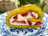 Rezept Süßes für den sonntag... biskuitroulade mit erdbeeren
