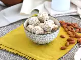 Rezept Energy balls mit aprikose, grünem tee und kokosnuss