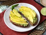 Rezept Avocado-toast mit mango und limette: ein frisches, schnelles und leckeres rezept