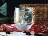 Rezept Cocktail mit einem verschneiten tannenbaum im inneren