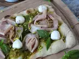 Rezept Pinsa mit pesto und mortadella, in 10 minuten zubereitet!