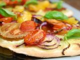 Rezept Flammkuchen mit tomaten und basilikum-sauerrahm