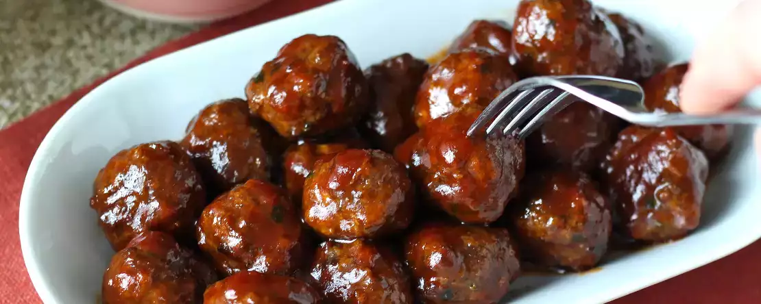 Frikadellen in der fritteuse mit süß-saurer barbecue-sauce: einfaches und leckeres rezept