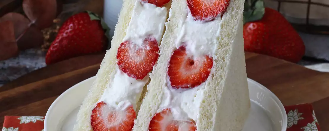 Ichigo sando, das japanische erdbeer-sandwich!
