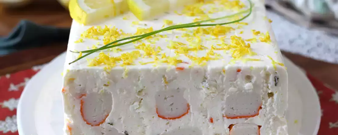 Surimi-terrine ohne kochen: eine einfache kalte vorspeise, perfekt für den sommer