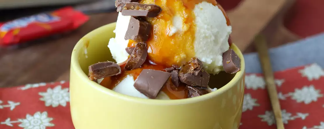Hausgemachter mcflurry mit karamell-daim und dem ninja creami