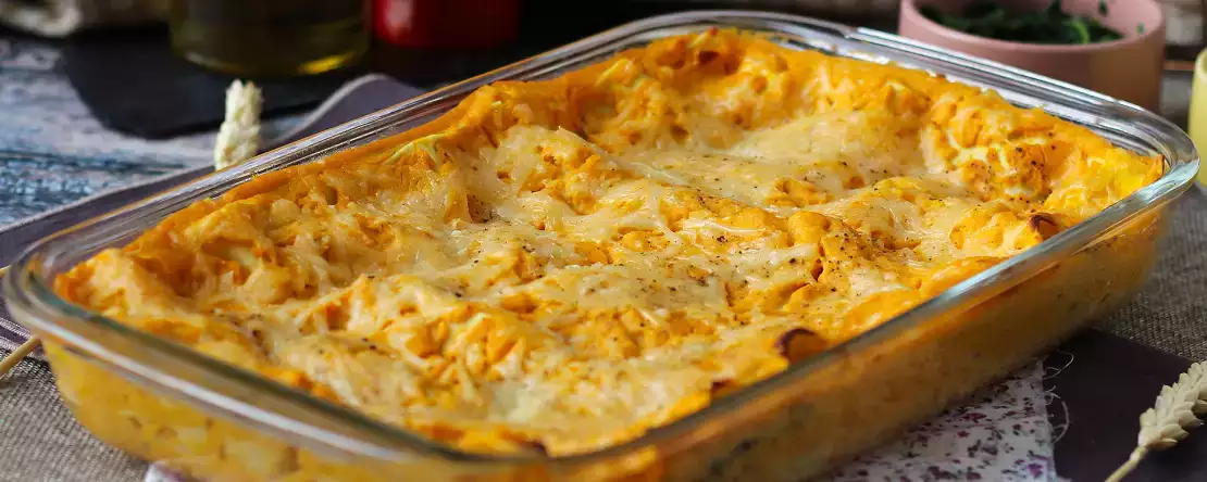 Vegetarische kürbislasagne mit spinat und ricotta