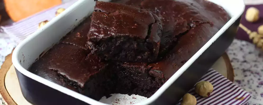 Saftiger süßkartoffel-brownie ohne butter und öl
