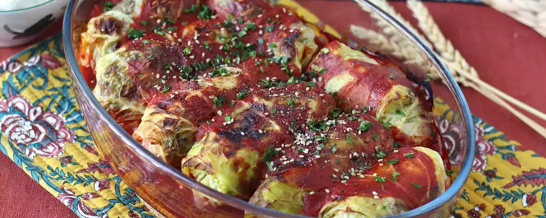 Vegetarische Kohlrouladen mit Pilzen, Reis und Miso