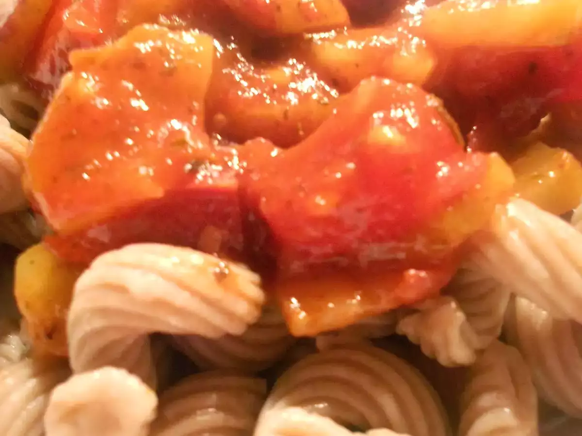 Rezept Italienische zucchini ~ einkornpasta mit zuckerhutsalat