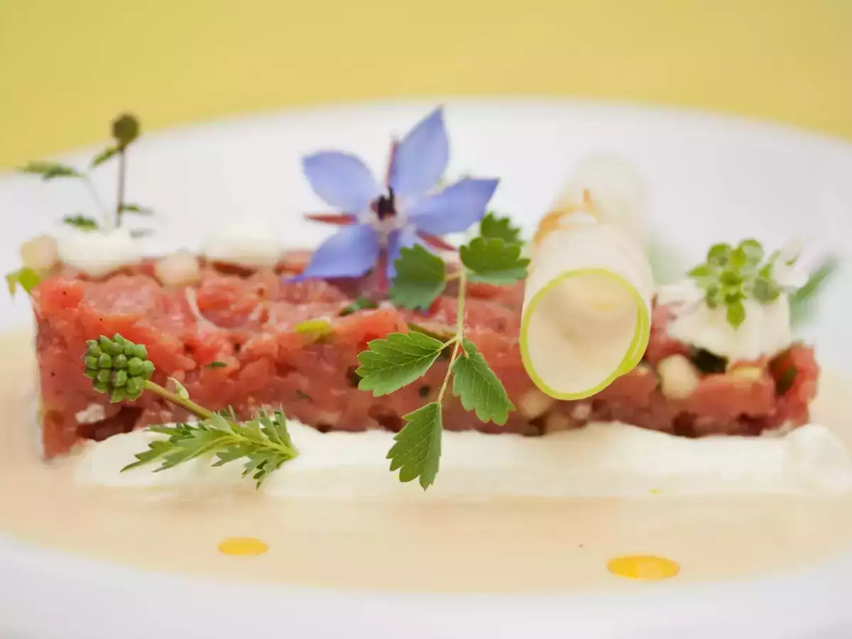Rezept Rindertatar mit wasabi, granny-smith-apfel und rucola