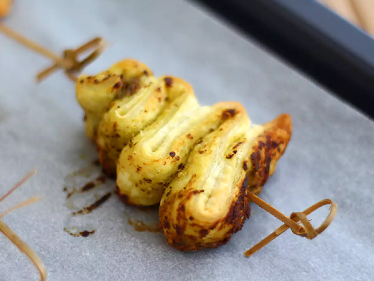 Rezept Tannenblätterteig mit pesto für den weihnachtsapéro