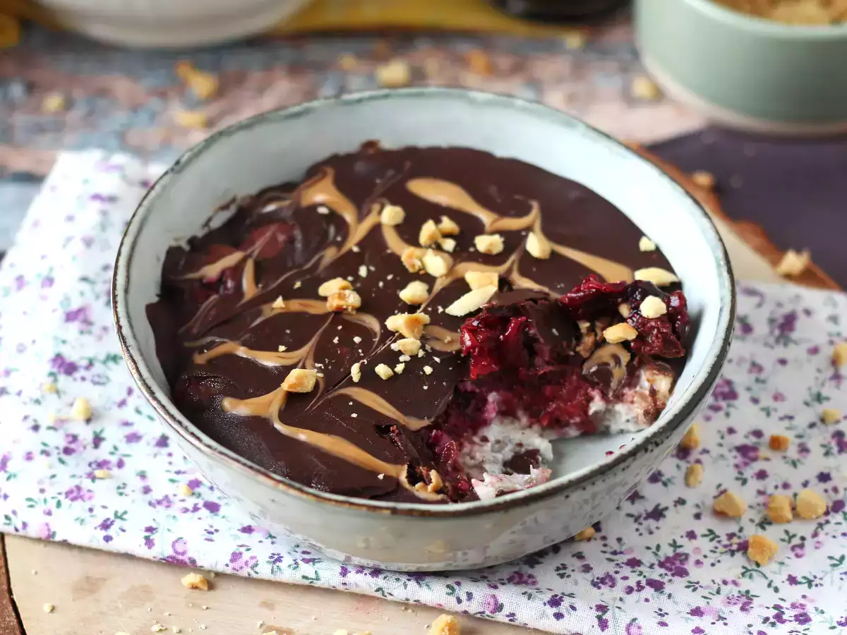 Rezept Overnight oat rote früchte und schokolade, ein gesundes und sättigendes frühstück!