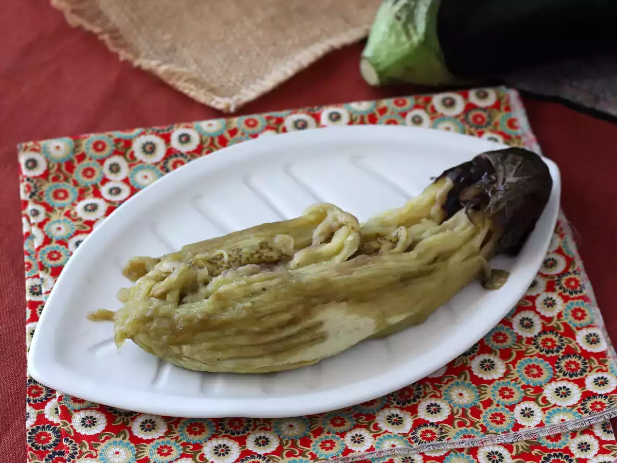 Rezept Wie kann man eine aubergine im ofen leicht braten und schälen?