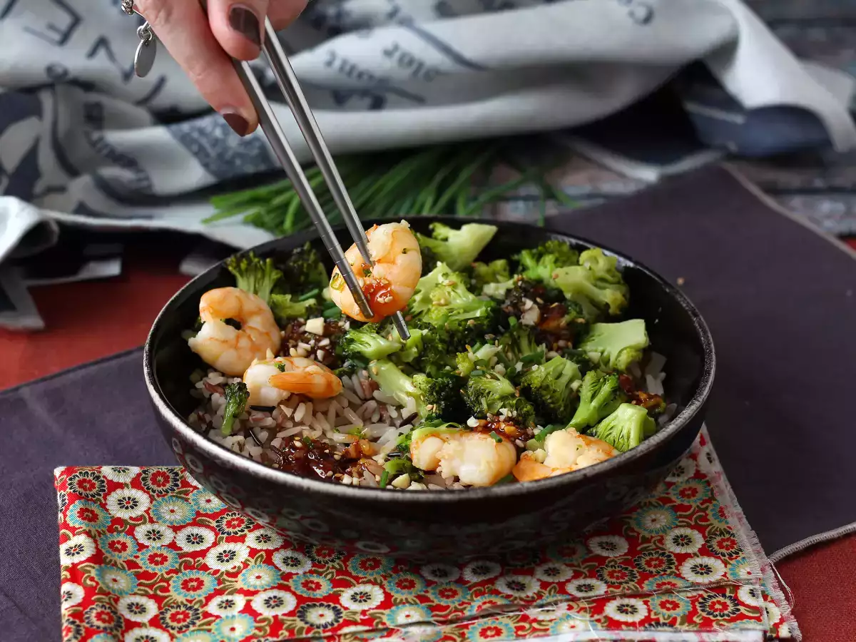 Rezept Brokkoli und garnelen in scharfer koreanischer sauce - eine einfache, ausgewogene und pikante mahlzeit