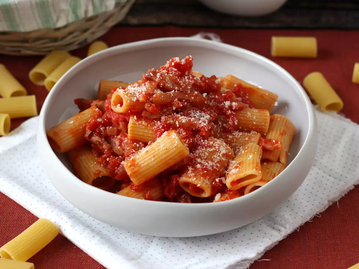 Rezept Pasta all'amatriciana, das traditionelle rezept schritt für schritt erklärt