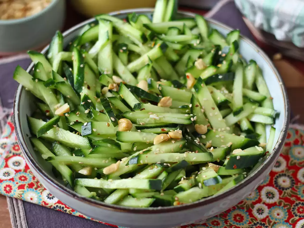 Rezept Würziger gurkensalat mit erdnüssen
