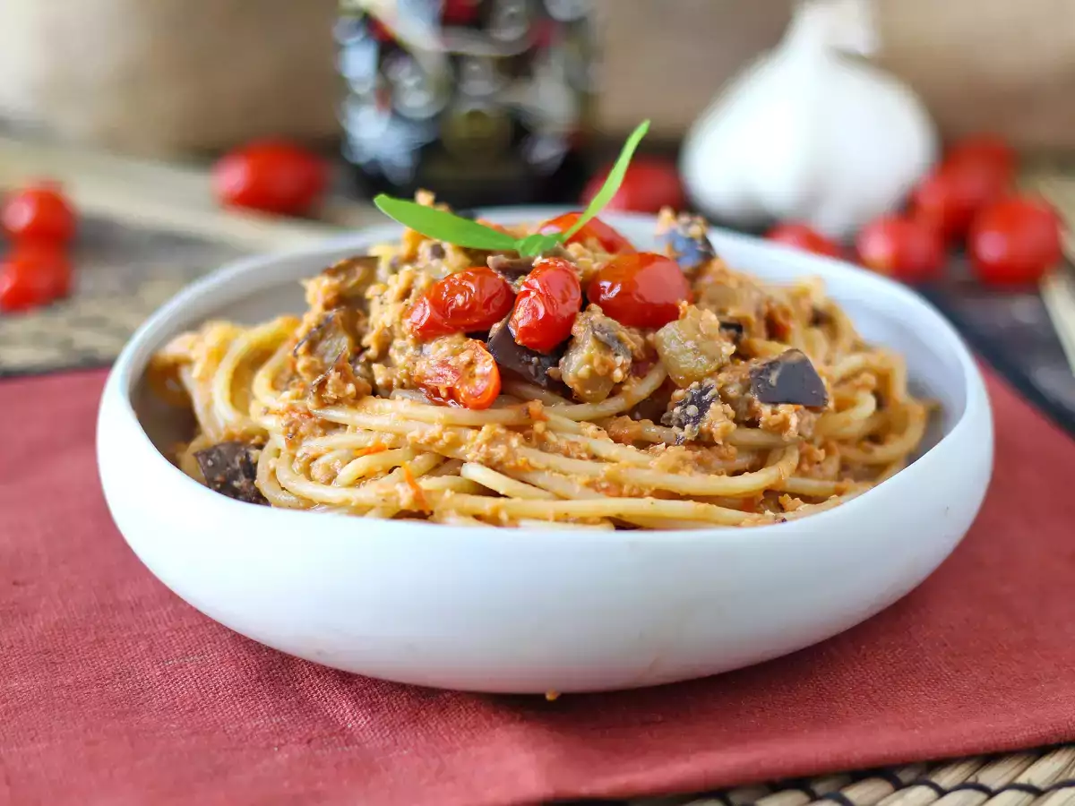 Rezept Nudeln mit auberginencreme und kirschtomaten: einfaches und leckeres rezept