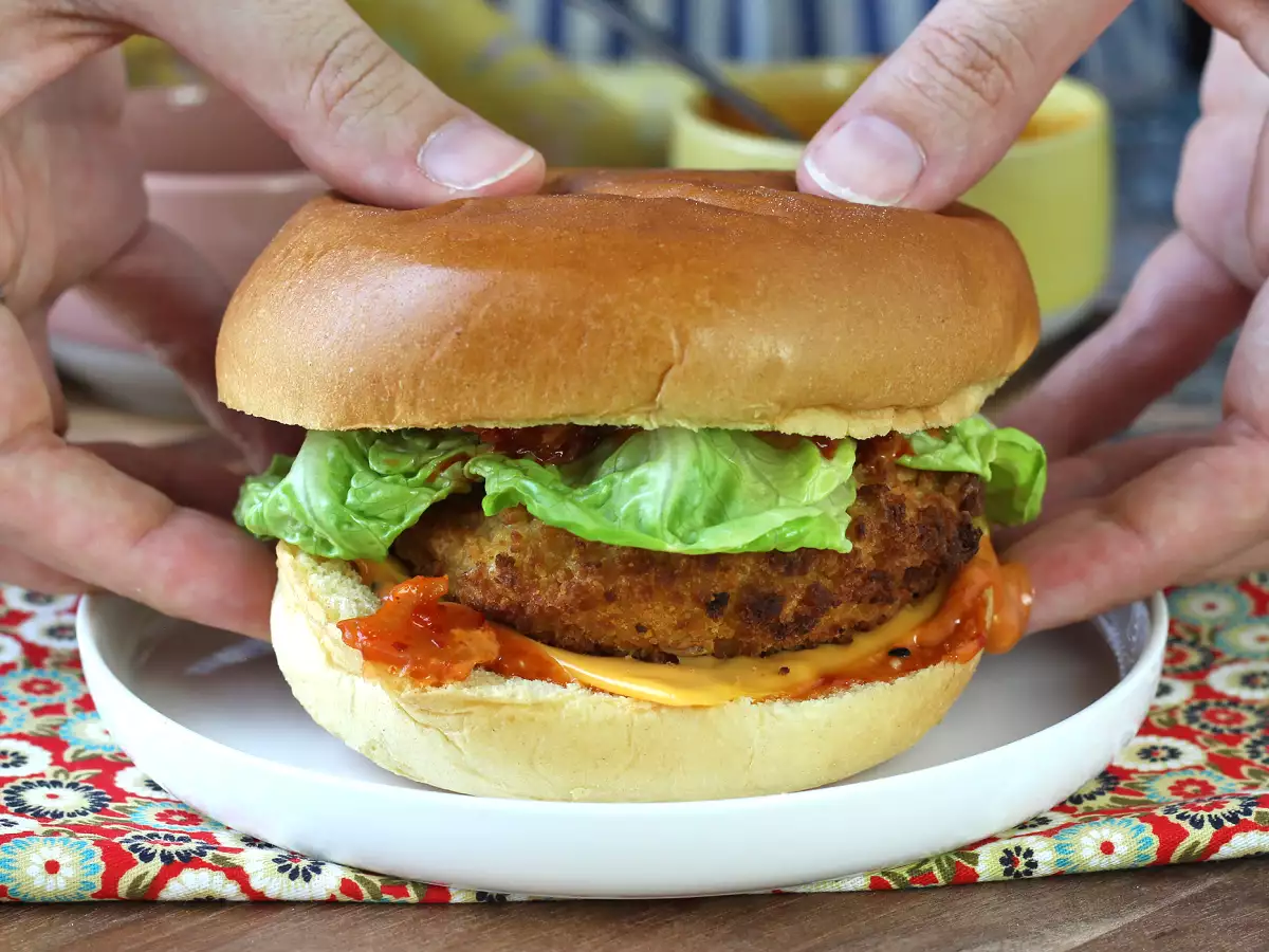 Rezept Hähnchen-burger nach koreanischer art: knusprig, würzig und ein absoluter genuss