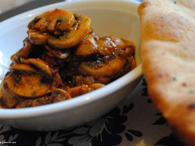 Rezept Indisch angehauchte champignons in tomaten-zwiebelsauce