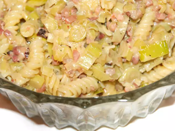 Rezept Fussili mit lauch, speck und feta sauce