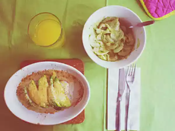 Rezept Mit avocado überbackener lachs mit gurkensalat