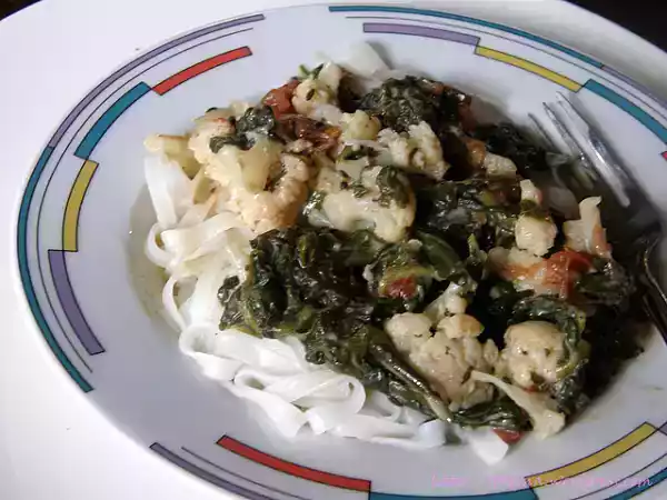 Rezept Cauliflower keerai thenga paal blumenkohl mit spinat in kokosmilch