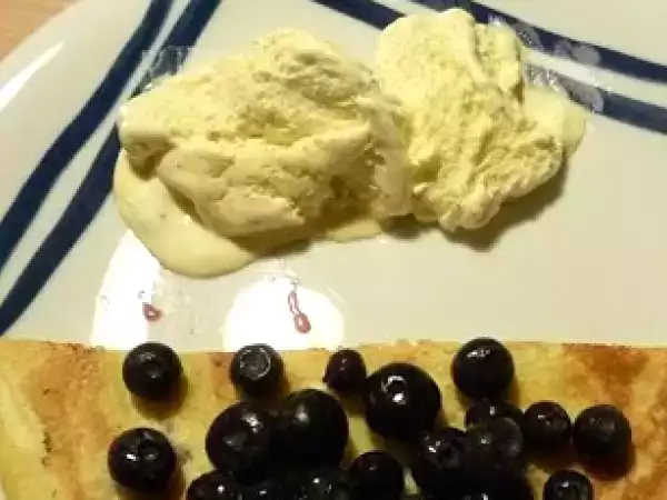 Rezept Dinkelcrepes mit blaubeeren und vanilleeis