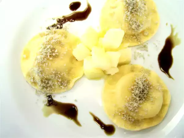 Rezept Mohntage: birnenravioli mit mohn und pecorino