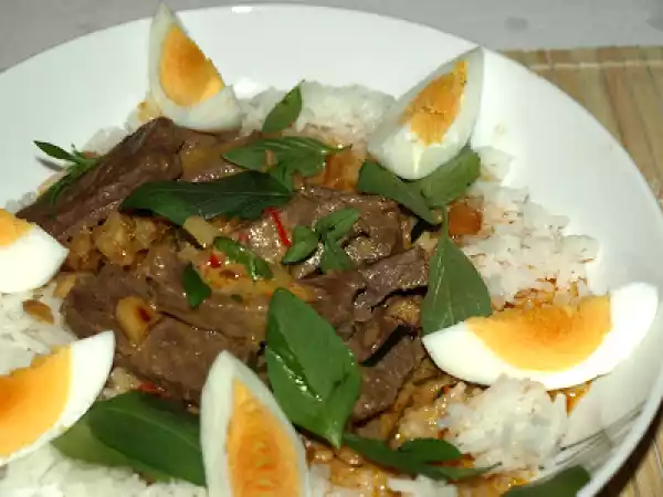 Rezept Dickes rindercurry mit erdnüssen