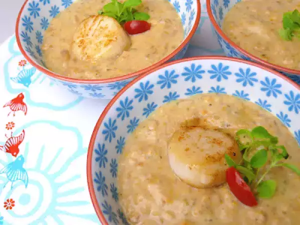 Rezept Pfifferlingrahmsüppchen mit jacobsmuschel