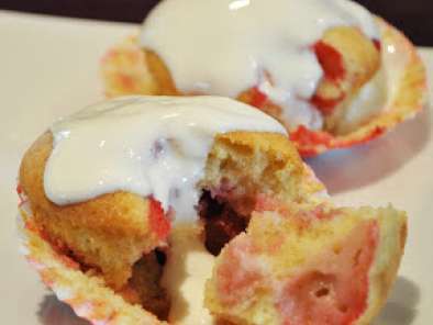 Rezept Schnelle erdbeermuffins mit sour cream - topping