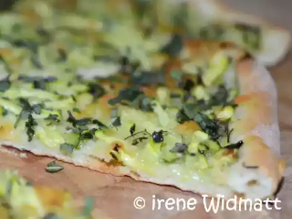 Rezept Zucchini- chnobli- brot, der etwas andere kuchen