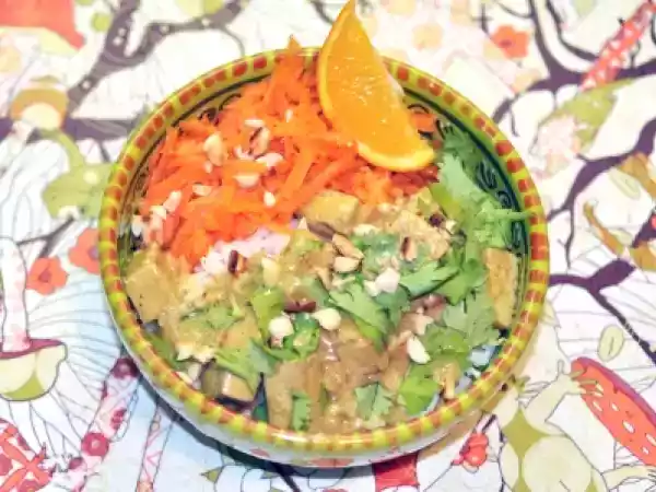 Rezept Erdnuss-kokos-tofu und karottensalat mit orangendressing