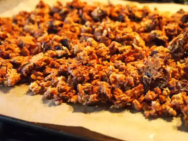 Rezept Granola mit datteln und tahini