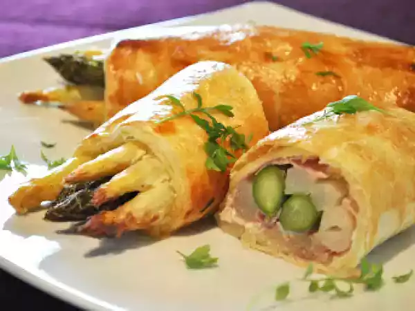 Rezept Spargelpäckchen mit schinken und kräutercreme