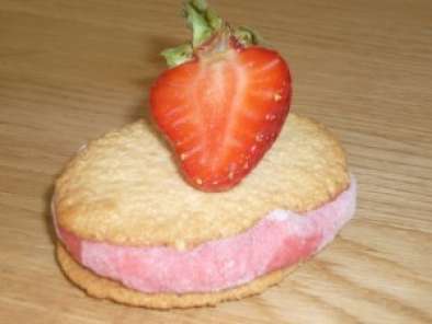 Rezept Homemade: frozen-erdbeer-joghurt-sandwich